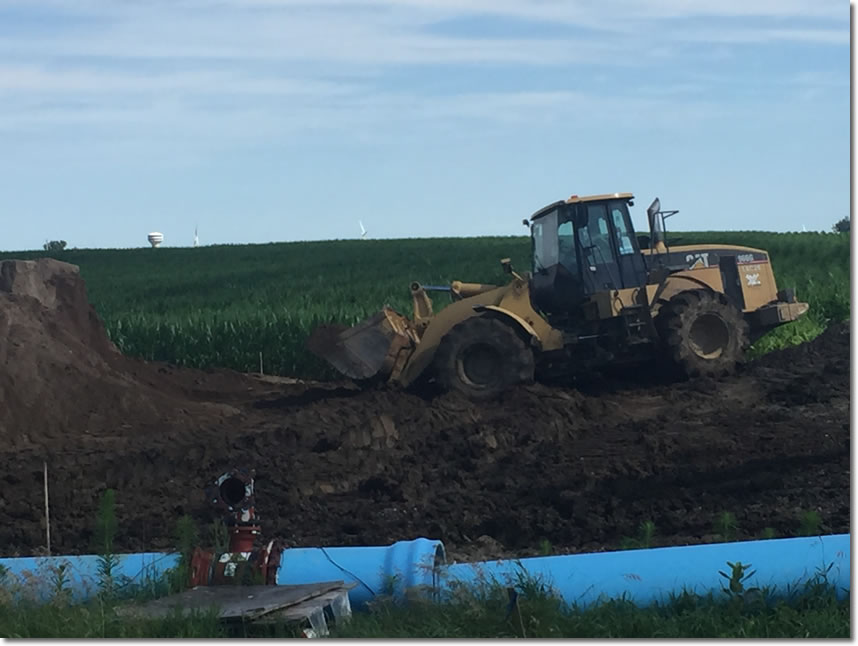 Installation of pipe between Luverne and Worthington, Minnesota